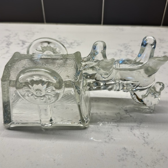 Vintage Large Jeannette Glass Candy Dish, Horse and Cart, - Picture 10 of 10